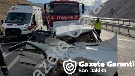 Denizli’de Feci Kaza: Kamyona Ok Gibi Saplanan Otomobilde Can Pazarı
