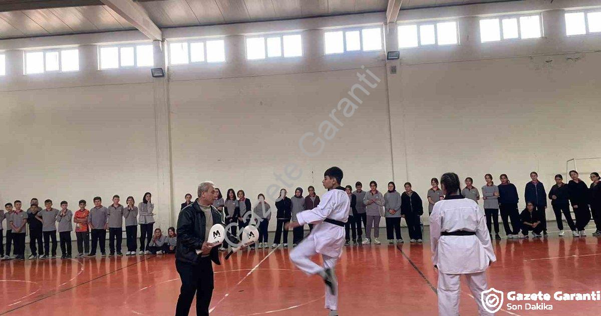 "Kütahya Pazarlar'da Dev Spor Atılımı: Hedef 100 Lisanslı Sporcu" başlıklı haber için fotorealistik,